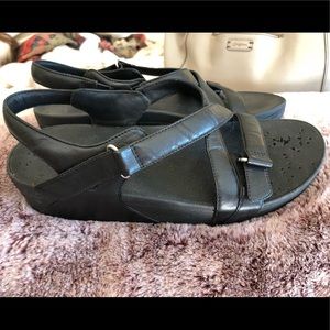 Black Leather FitFlop Samdals